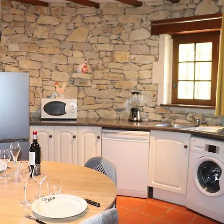 בית נופש La Tour Du Perigord Beaupouyet