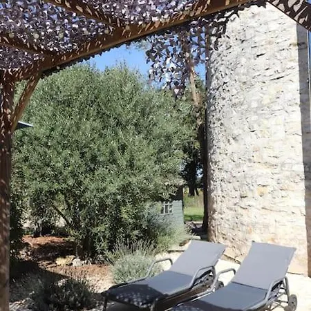 בית נופש La Tour Du Perigord Beaupouyet