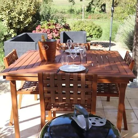 בית נופש La Tour Du Perigord